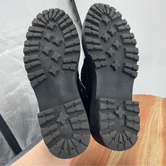 Madden girl Janne shoes, size 7.5 black patent leather T-Strap lug soles - Picture 8 of 10